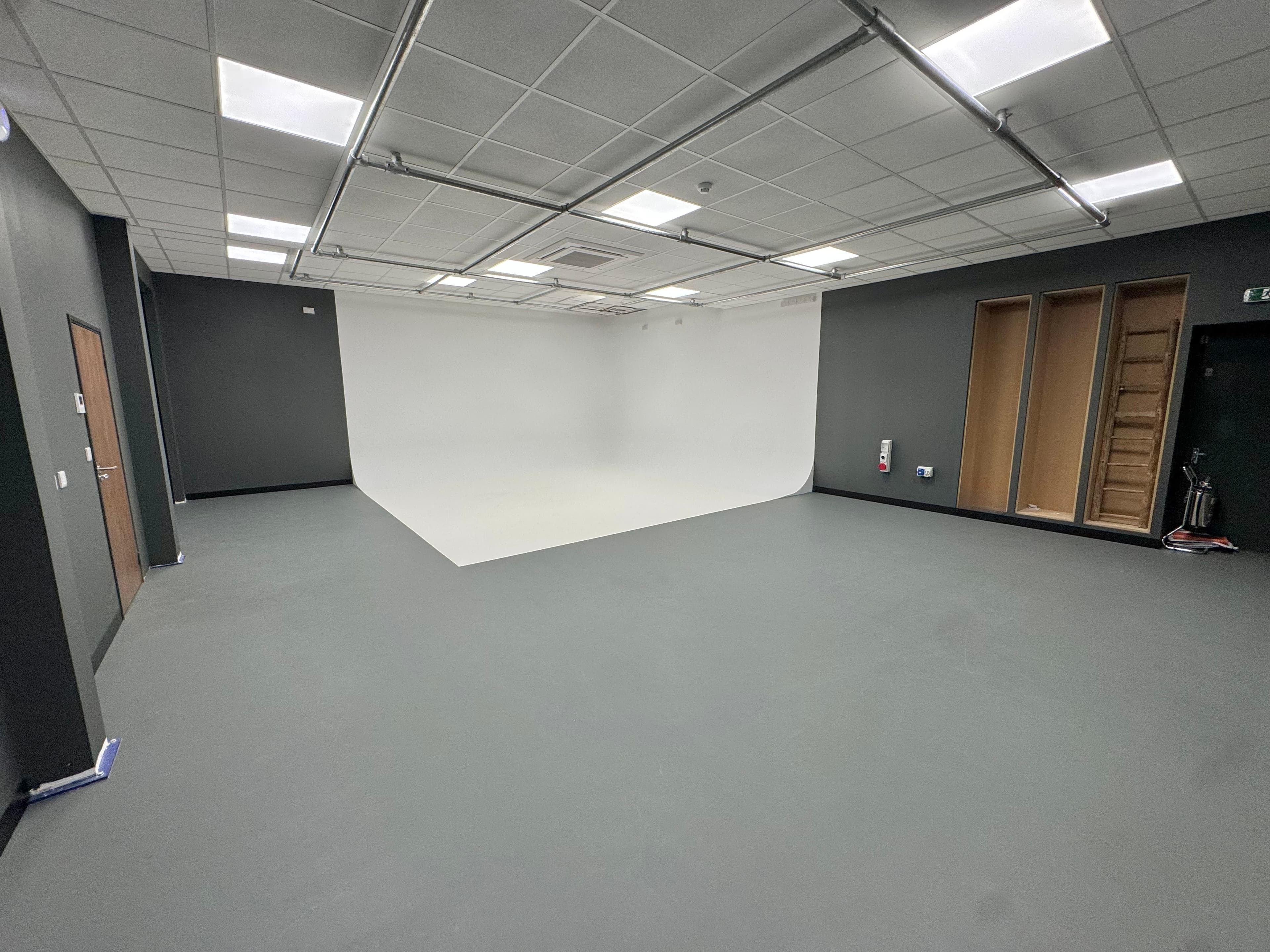 Infinity cove at Seasons Tribe Studios